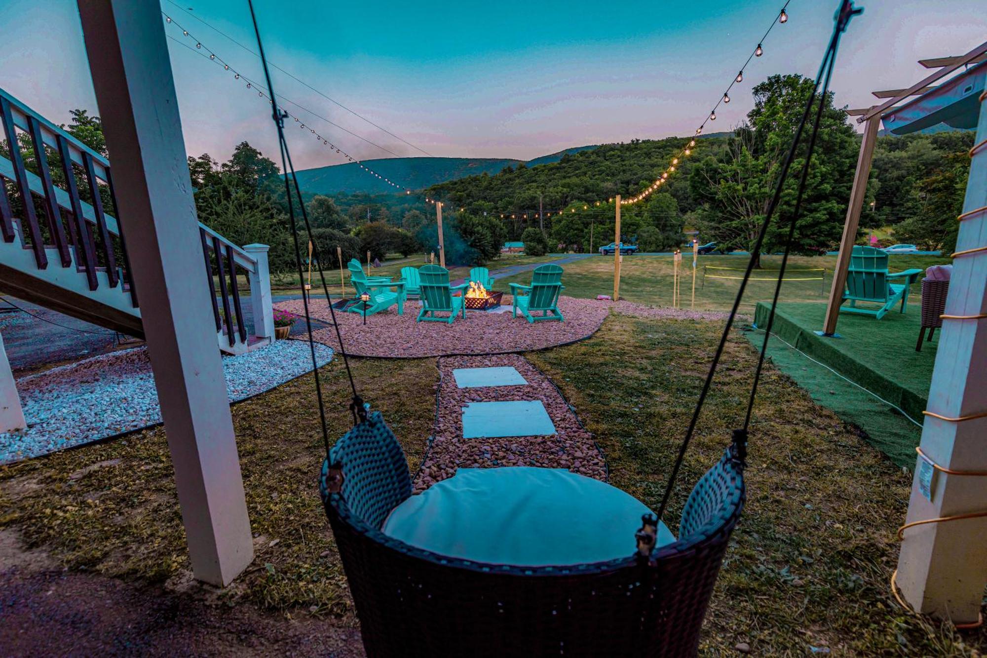 Carloover Vista: Mountain Escape Hot Springs Esterno foto